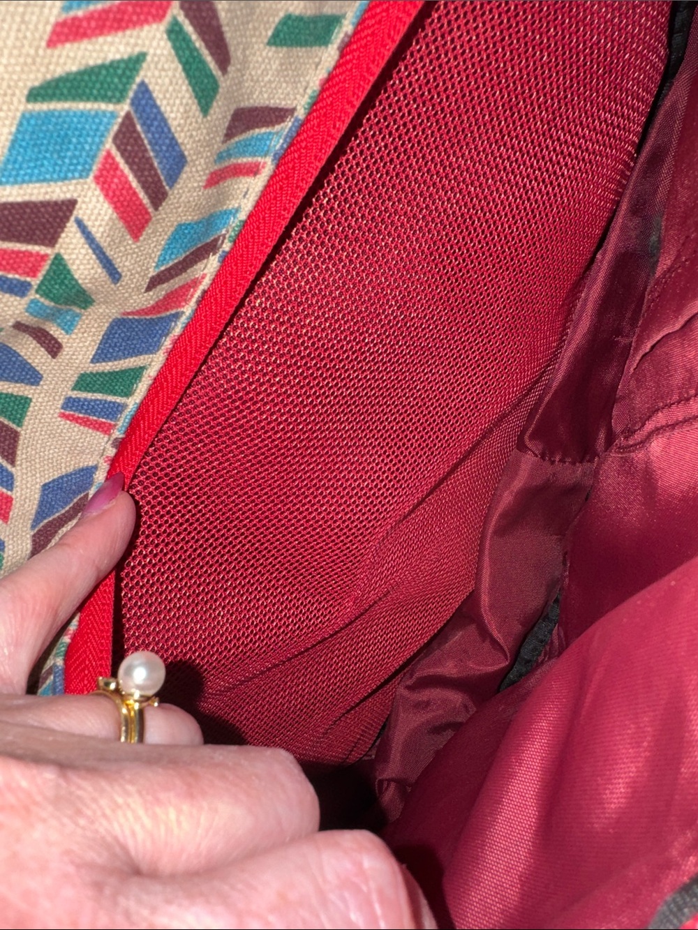Kavu Cream Chevron Sling with Blue Fox Print and Red Trim - Picture 3 of 9